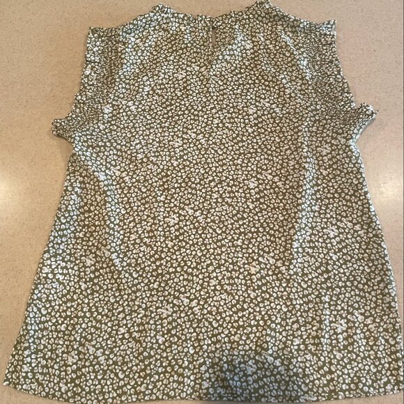 Green patterned tank top - Picture 2 of 3